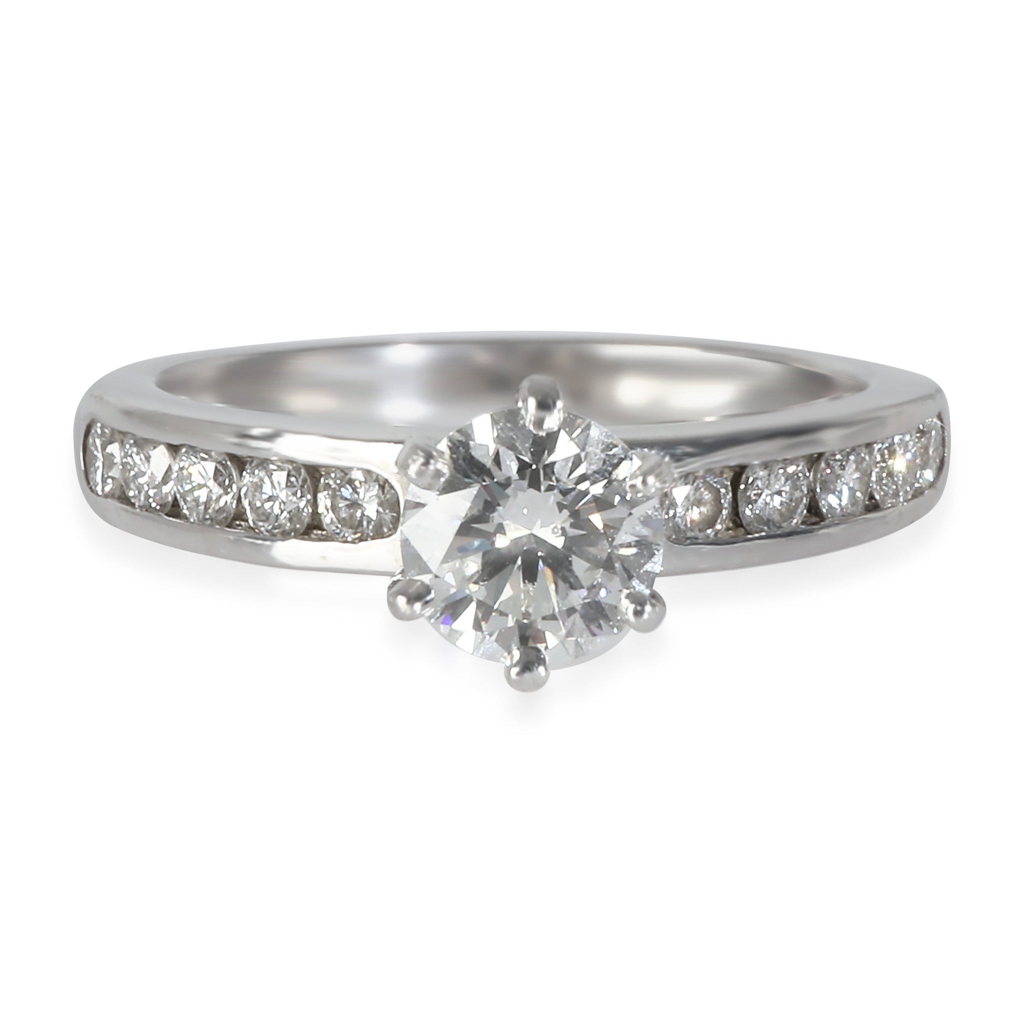 0.7 ct Round Brilliant Diamond Engagement Ring