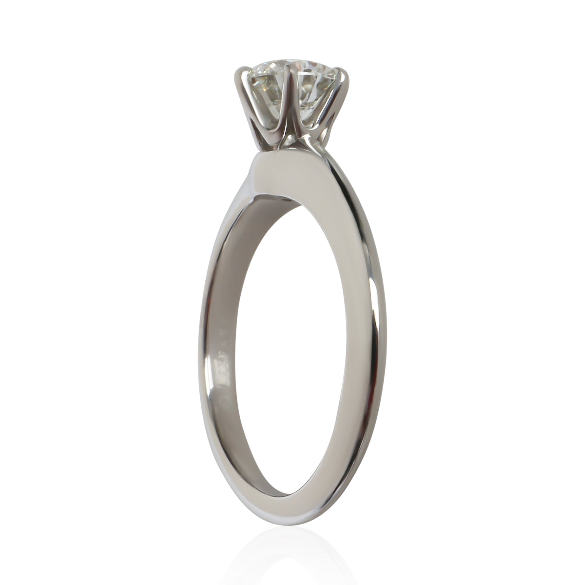 0.82 ct Round Brilliant Diamond Engagement Ring