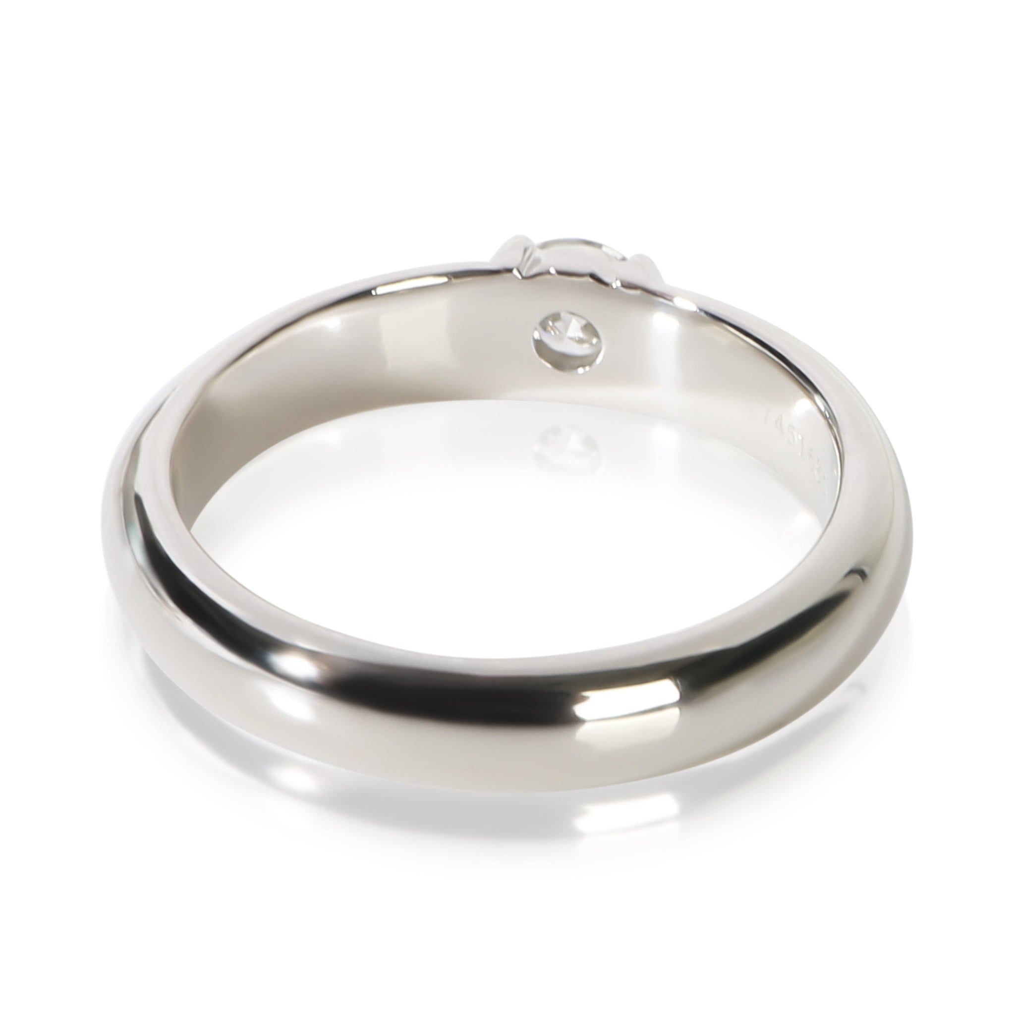 0.21 ct Round Brilliant Diamond Etoile Engagement Ring