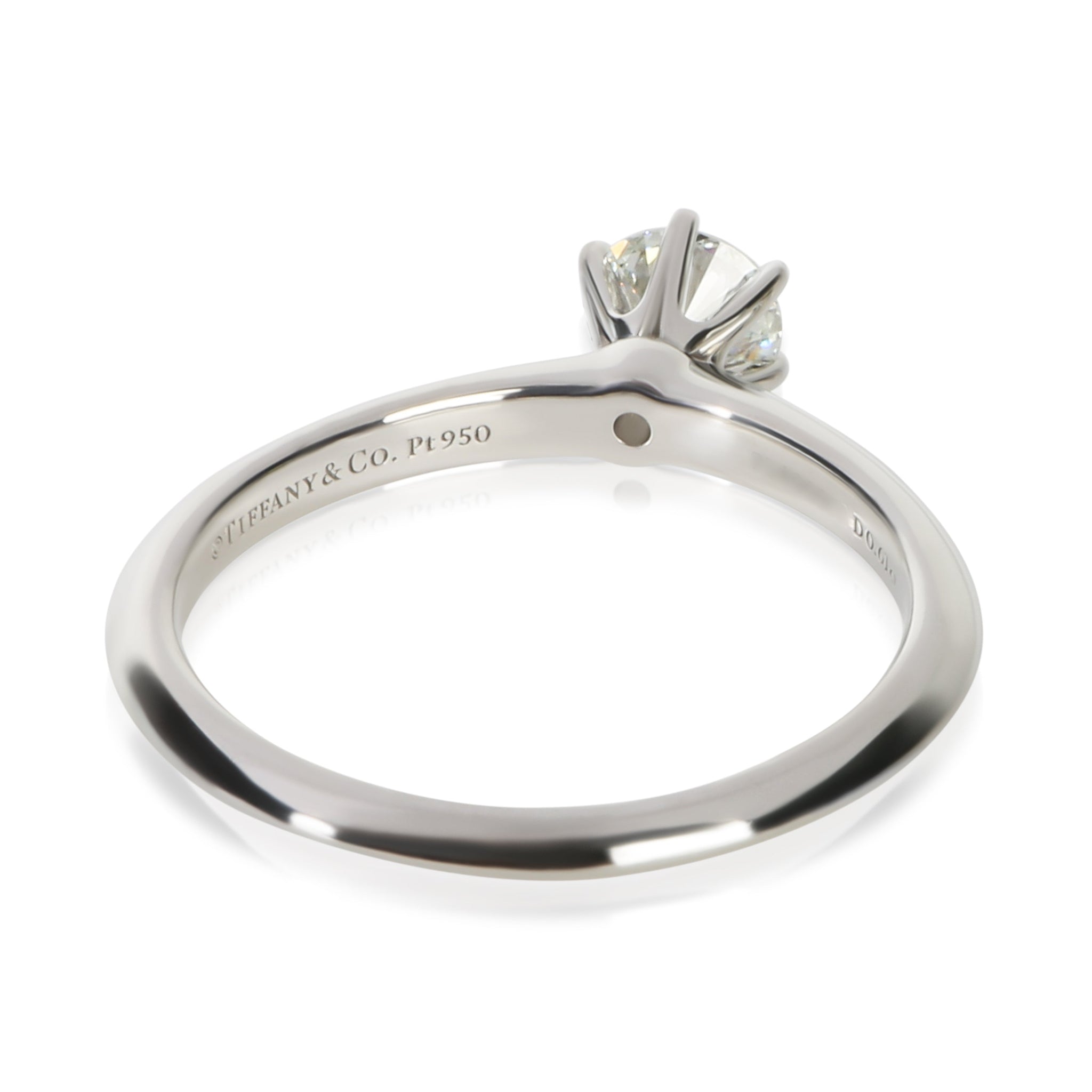 0.61 ct Round Brilliant Diamond Engagement Ring