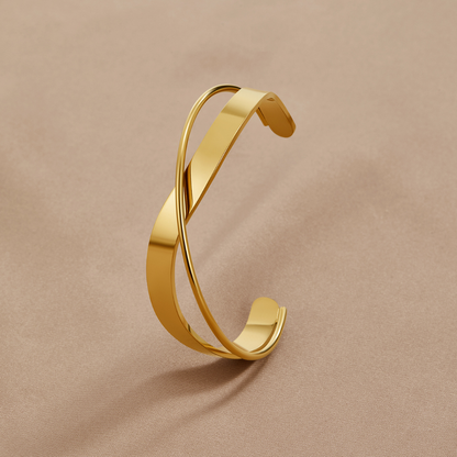 Eve Gold Bangle