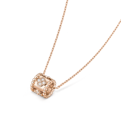 Perlée clovers pendant