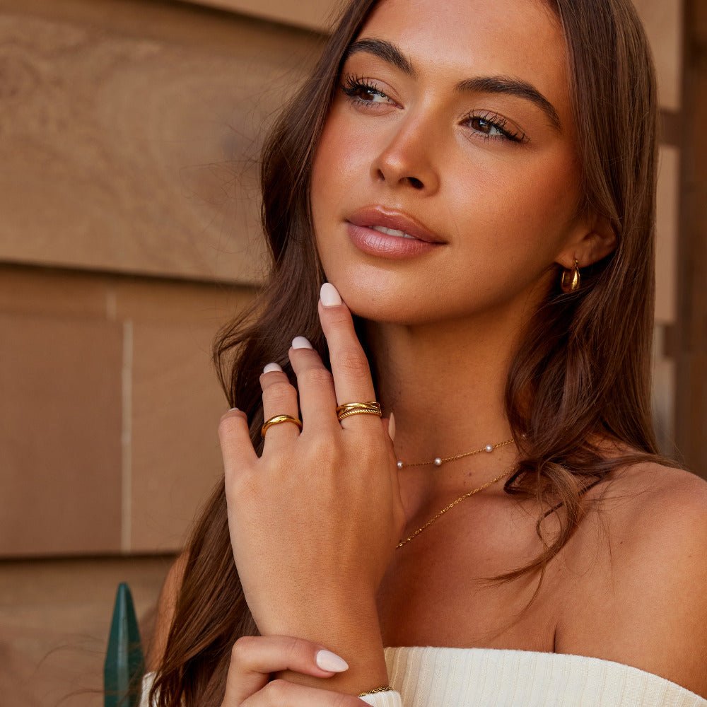 Ara Twisted Crossed Ring