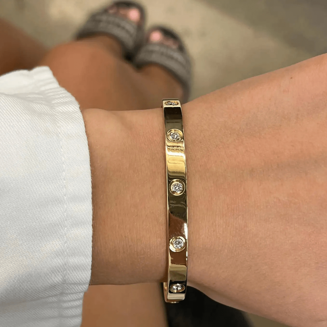BANGLE BRACELET