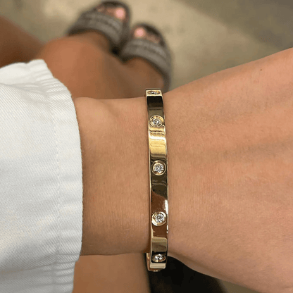 BANGLE BRACELET