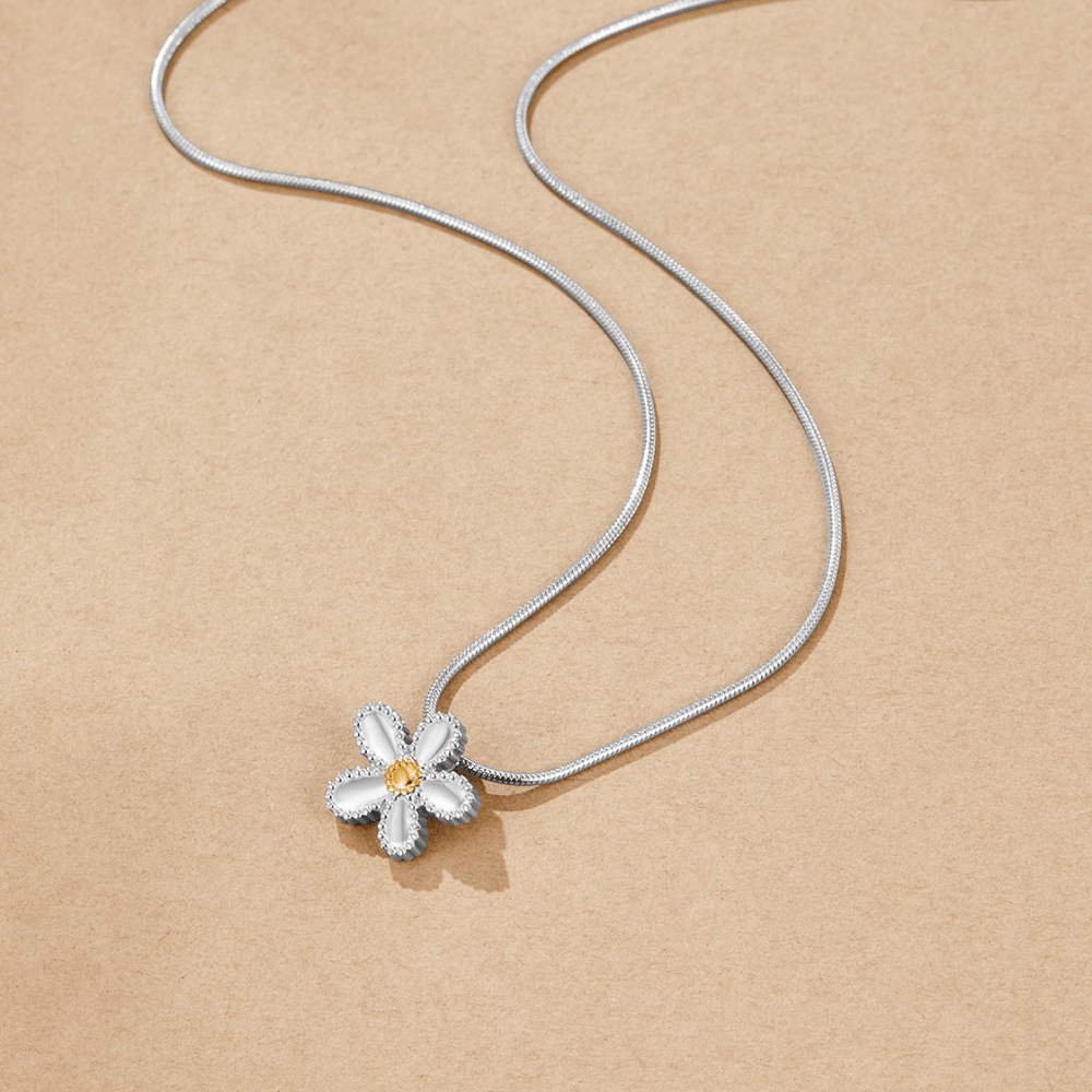 Daisy Pendant Necklace
