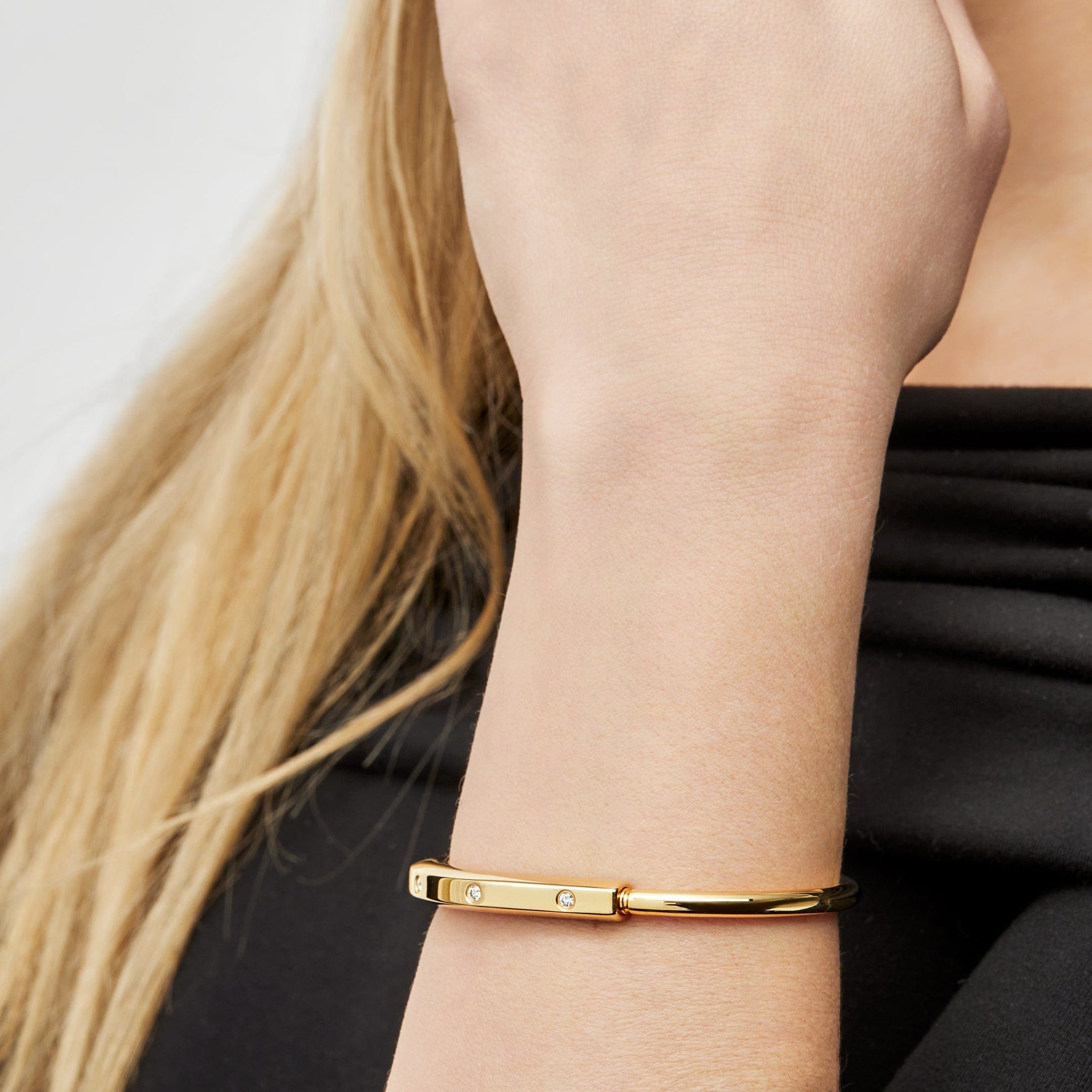 Tiffany & Co. Lock Bangle in Yellow Gold with Diamond Accents 70185407